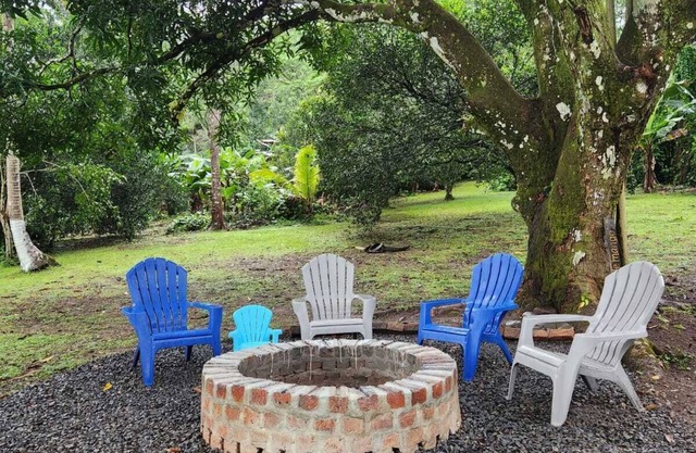 Casa rodeada de naturaleza, ideal para compartir con la familia o amigos.