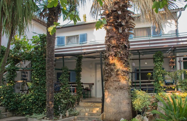 House Villa Regina island Cres, only 70m from the sea