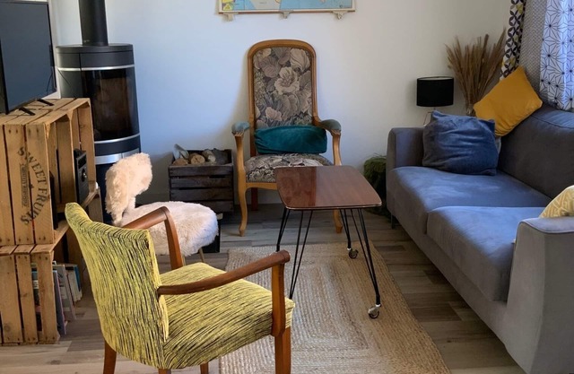 House - walking distance to beach and shops - enclosed garden