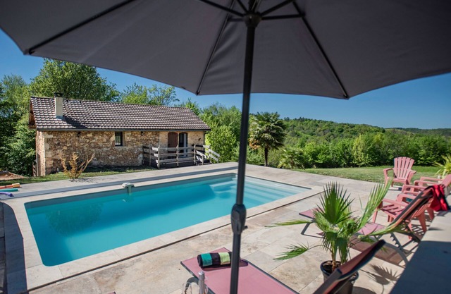 House with private pool in the countryside