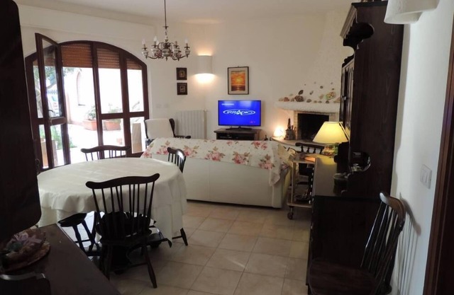 Casa con jardín con 2 dormitorios, 2 baños, de 50 metros de la Playa