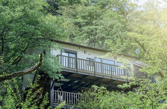 House with a large terrace and a natural hot spring rock bath / Atami Shizuoka