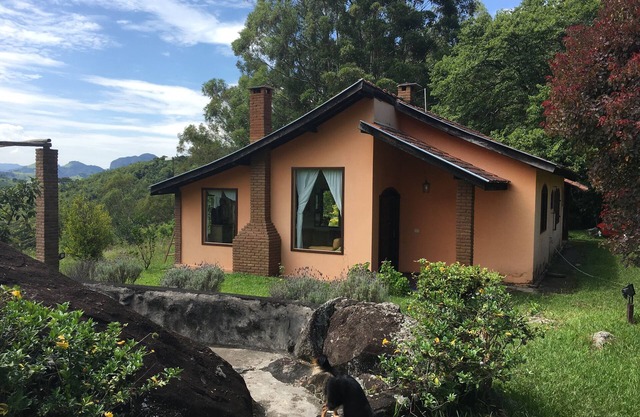 Casa 3 habitaciones en la temporada de Gonçalves Insta: sitiodogrotao