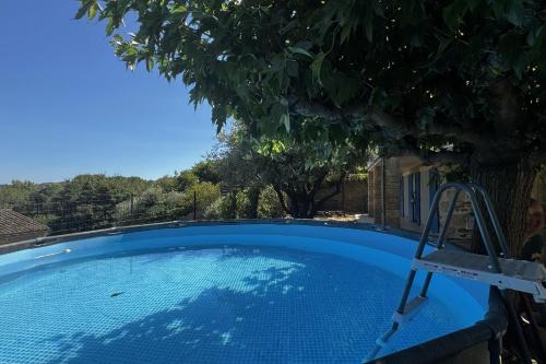 House with a view of Mont Ventoux Sauveterre