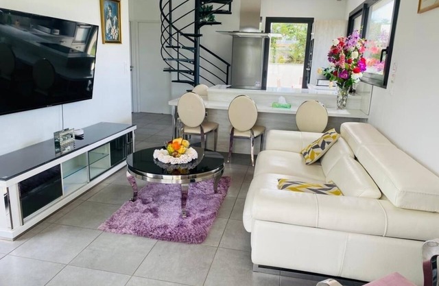 House with all modern comforts, swimming pool, spa and sauna.