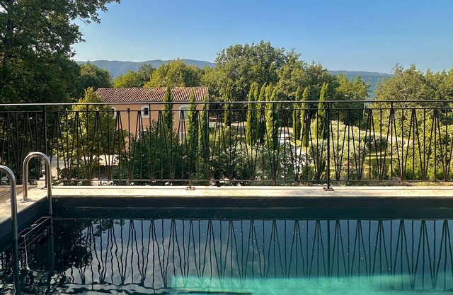 House with breathtaking views of the Luberon
