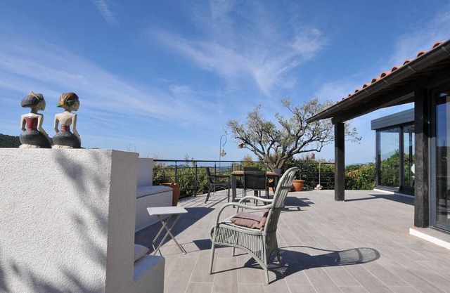 House with pool and magnificent views