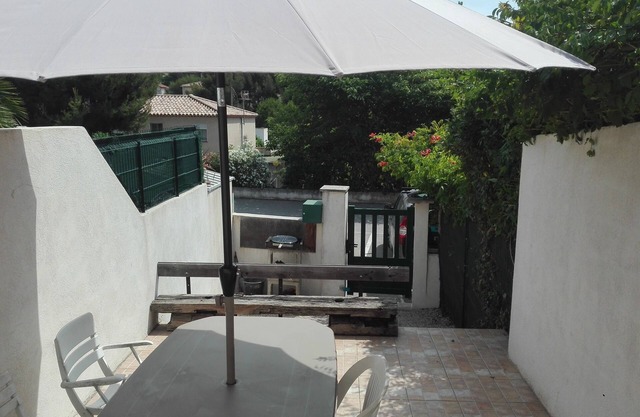 House With Garden 200m Beach Residence