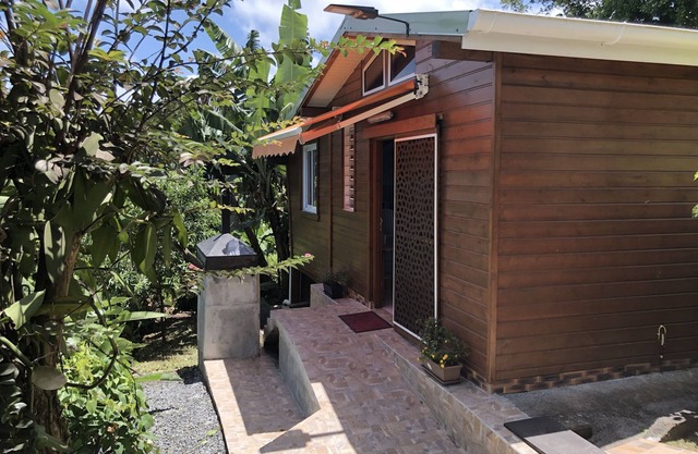 Casa con jardin, 2 bungalows