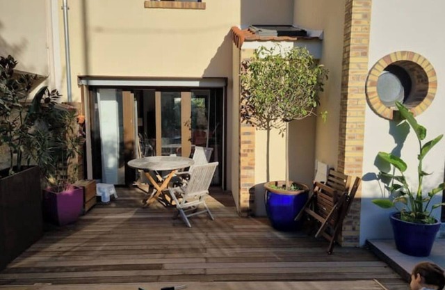 House with garden 4kms from Paris and 30min from Disney