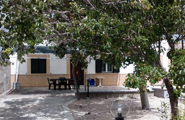 House with garden close to Lecce and fine sand beach m720