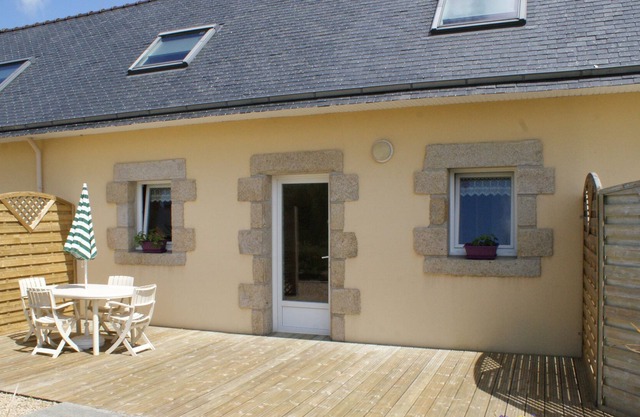 Casa con piscina climatizada y cerca de playas en Lannilis