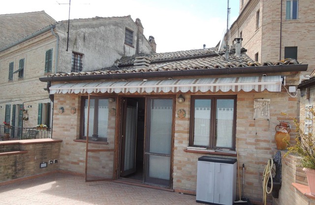Casa con terraza en las murallas históricas!