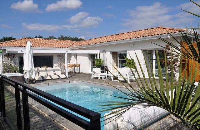 Casa reciente con jacuzzi y piscina a las puertas de Burdeos
