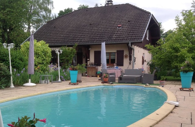 Casa con piscina a 8 km del lago de Annecy