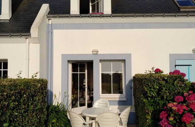 Casa con piscina y terraza cerca de la playa