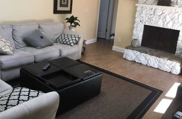 Villa con piscina climatizada, casa de huéspedes y patio fantástico