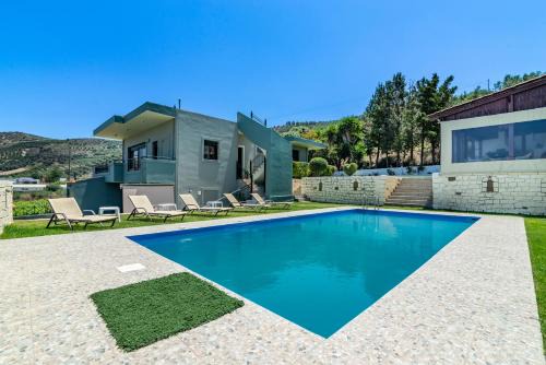 House with Pool & Garden for Families & Friends 1