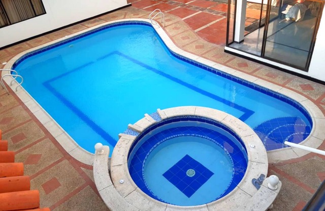 House with Pool & Hot Tub in Anapoima