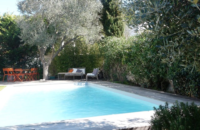 Casa con piscina en MAR