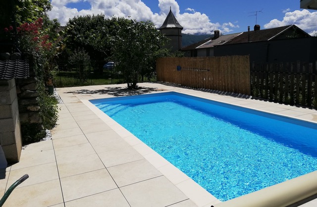 House with private pool between countryside & mountains