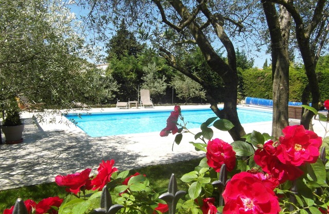 CASA CON JARDÍN Y PISCINA y su huerto ecológico VAUCLUSE