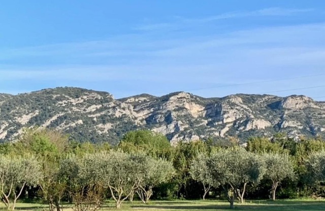 House with swimming pool and breathtaking views of the Luberon