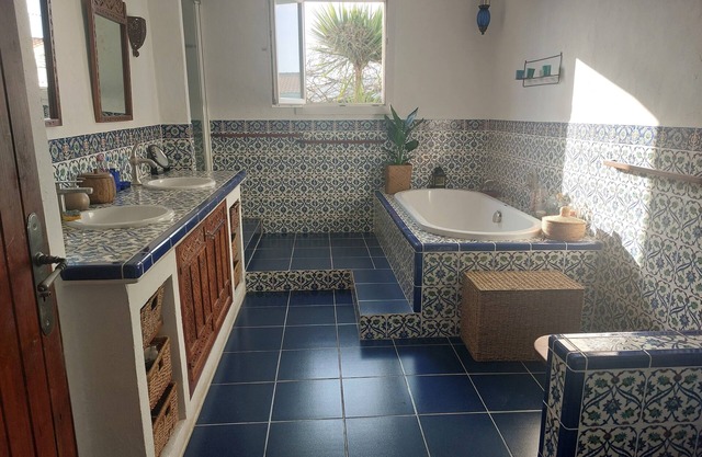 House with swimming pool and large garden in the countryside near La Rochelle