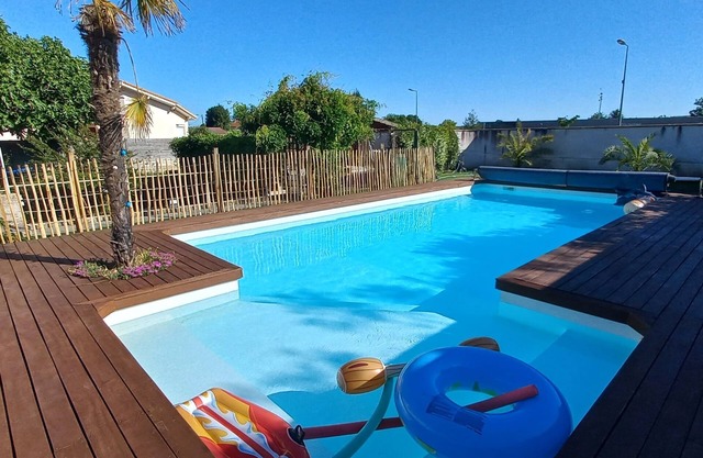 House with swimming pool between Bordeaux and Lacanau