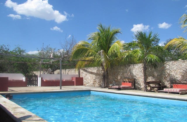 Casa con piscina, zona de relax, para familias, gay friendly y mascotas