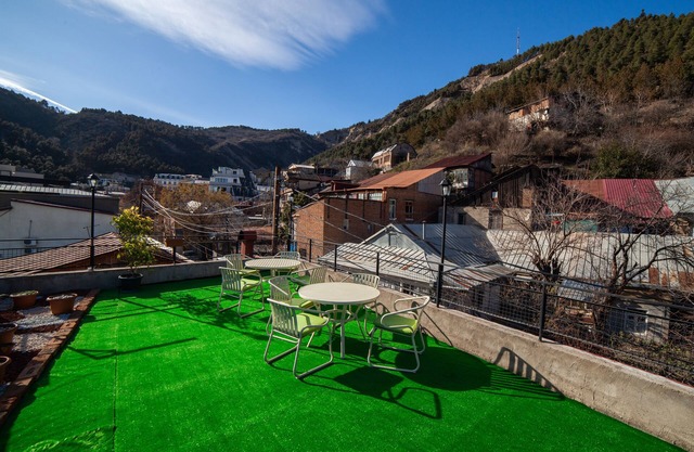 Casa con terraza y bodega