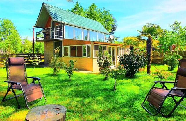 House & Yard Sesil Forest 90m to beach Kaprovani