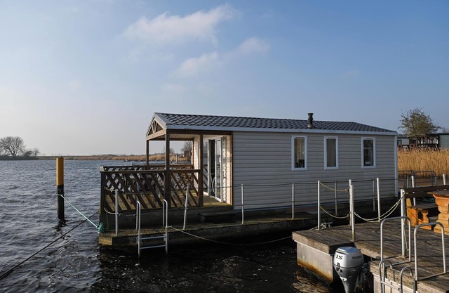 Houseboat 1 on the Eider - your floating mini-holiday home with river views