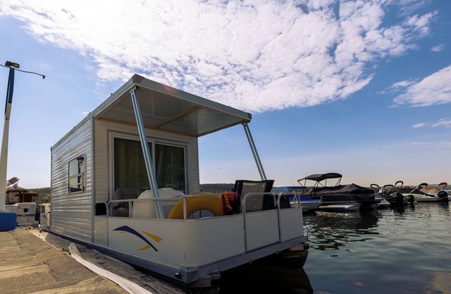 Houseboat Paradise Vacation