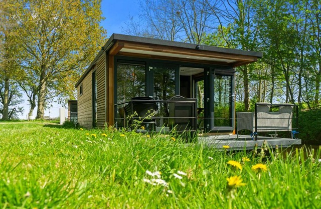 Houseboats Pean-buiten Weidum