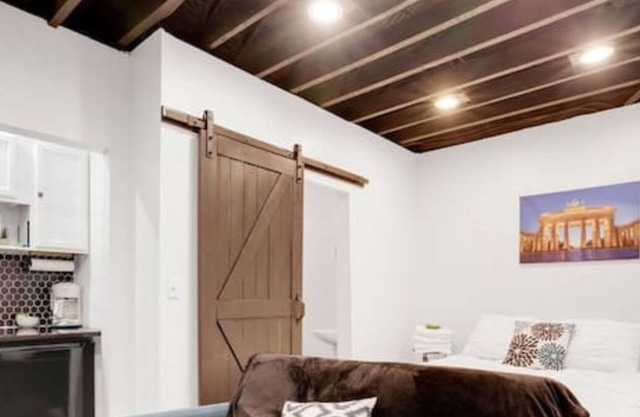 Housepitality - The Brandenburg Suite - Efficiency