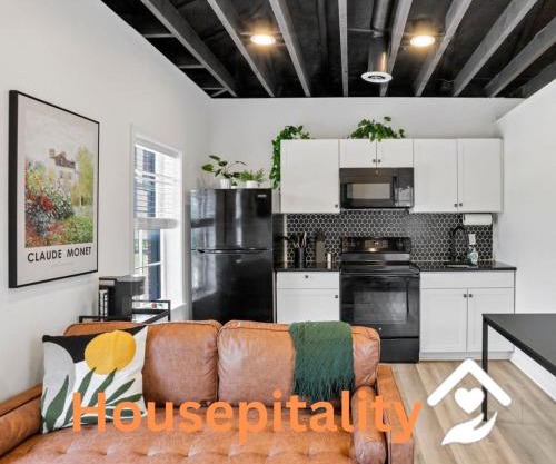 Housepitality - The City View Suite