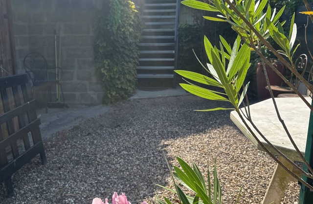 Housing, with Gardener