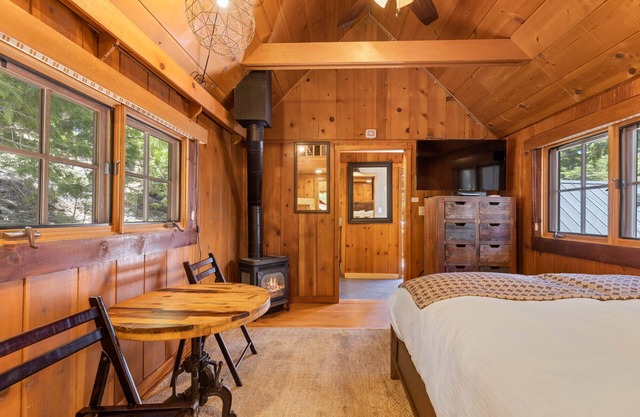 Houston Camp By Tahoe Getaways - Four Luxury Cabins and Hot Tub