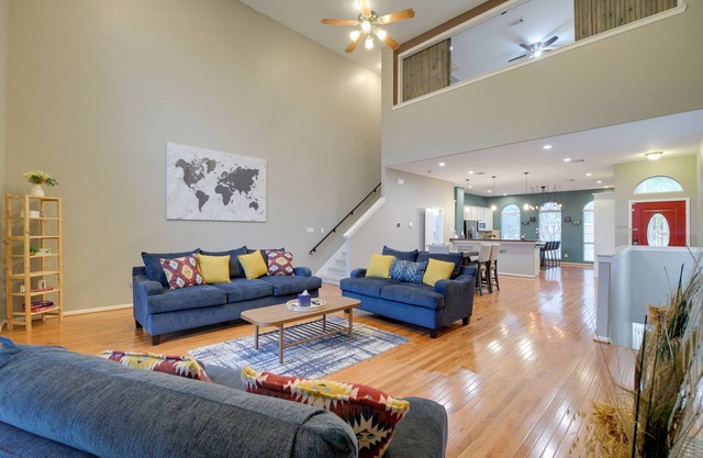 ¡NUEVO! EaDo Houston Townhome cerca de G. B. Conv. ��Centrar!
