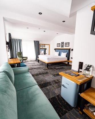 HOW Boutique and Hotel