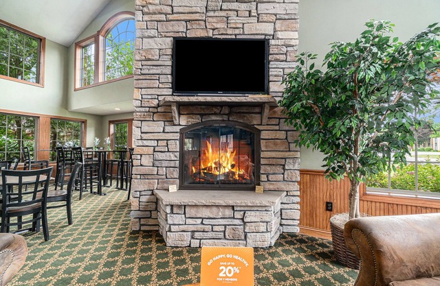 Howard Johnson by Wyndham Traverse City