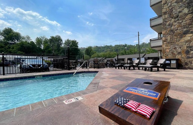 Howard Johnson by Wyndham Downtown Gatlinburg