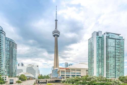 Howard Johnson by Wyndham Toronto Downtown West
