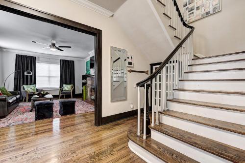 Howes Capitol II-Sleek & spacious-walk to OU Med