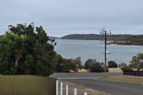 Howsthaserenitee - 3BR house with bay views