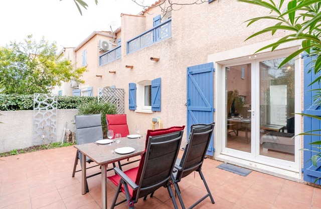 HP6 3-room villa to rent for holidays