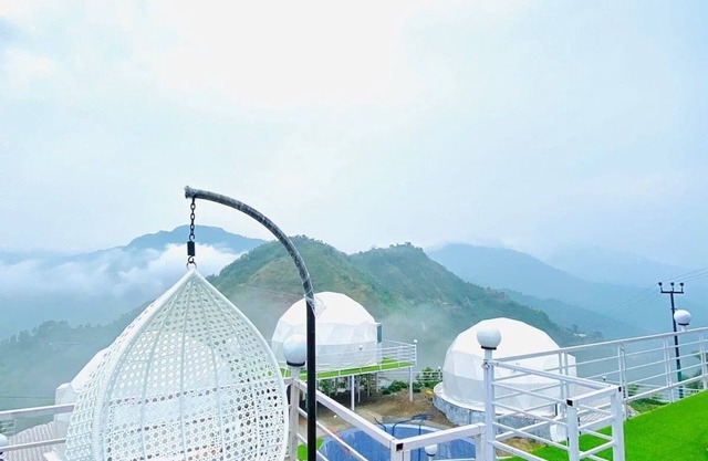 HR 26 Hotels & Resorts