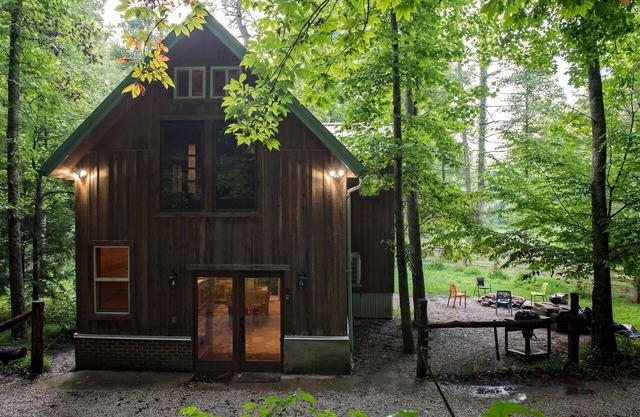 Huckleberry Farmhouse | 2 Bed, 1 Bath