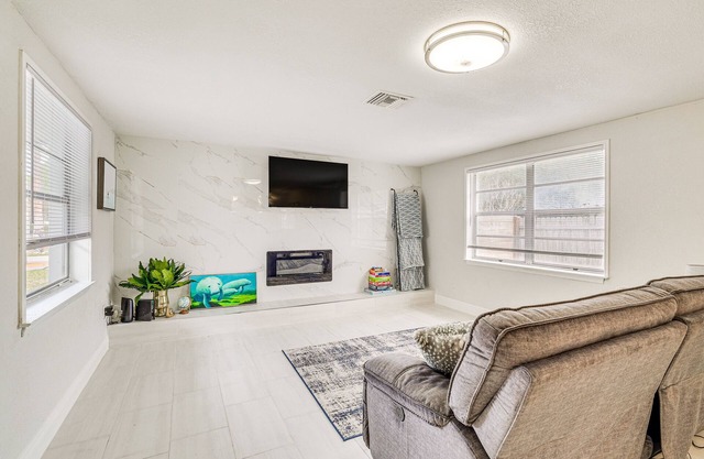 Hudson Vacation Rental w/ Game Room: 3 Mi to Beach